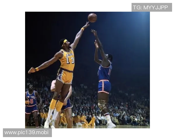 无心插柳!杜伦禁赛,里德临危受命担任首发场均砍下20+6